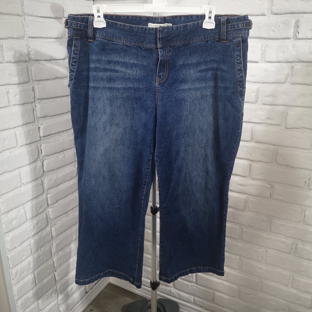 Tommy Hilfiger Ladies Size 20 Medium Wash Made in Hong Kong Denim Capri Pants